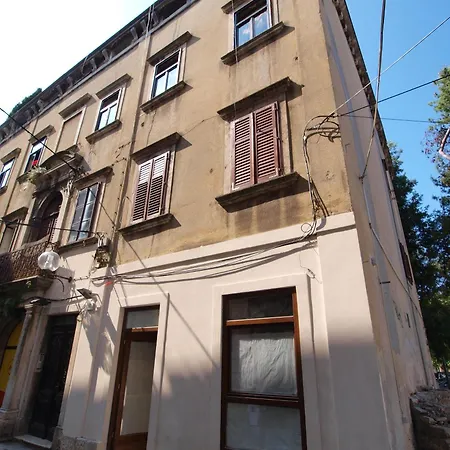 Studio On Main Pedestrian Street Apartment Pula